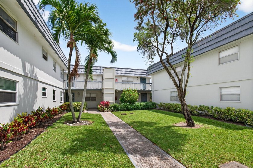 Beautifully updated 1BR/1.5BA condo in the sought-after 55+ - Beach Condo for sale in Delray Beach, Florida on Beachhouse.com