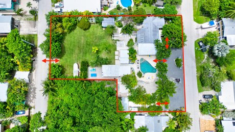 Large Family Compound on (5) Buildable Lots - A. 2Bed/1 & 1/2 - Beach Home for sale in Sugarloaf Key, Florida on Beachhouse.com