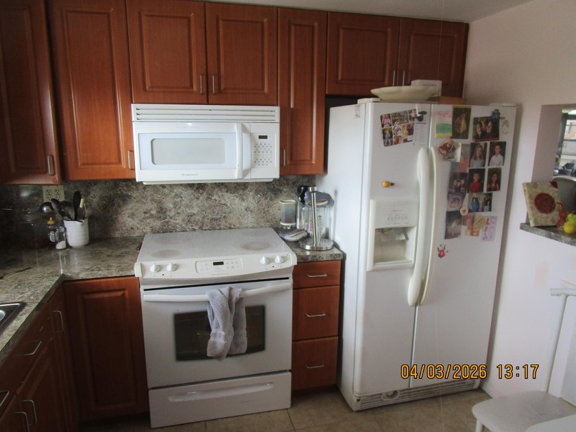 THIS LOVELY ONE BEDROOM ONE AND A HALF BATH UNIT HAS TOTAL - Beach Condo for sale in Sunrise, Florida on Beachhouse.com