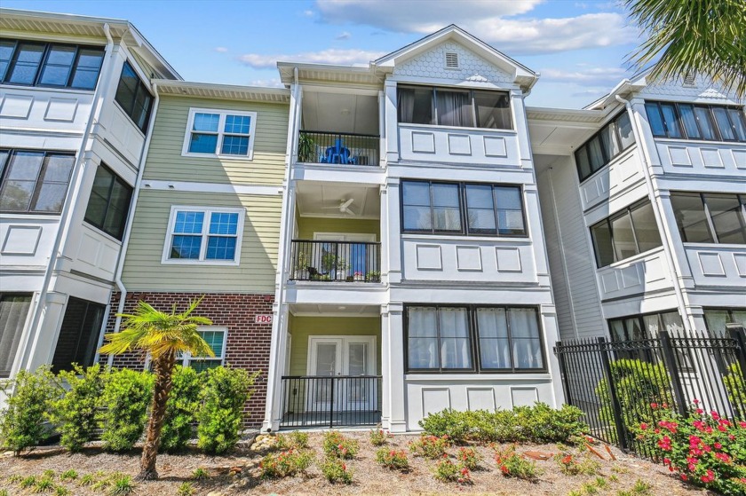 This St. Martin floor plan, 2-bedroom, 2-bath unit is one of the - Beach Home for sale in Charleston, South Carolina on Beachhouse.com