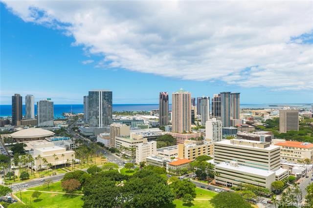 Gorgeous sweeping ocean and cityscape views!  This spacious and - Beach Condo for sale in Honolulu, Hawaii on Beachhouse.com