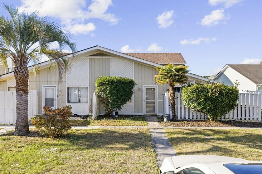 Welcome to 1381 Turkey Ridge Rd, a charming 2-bedroom, 2-bath - Beach Condo for sale in Surfside Beach, South Carolina on Beachhouse.com
