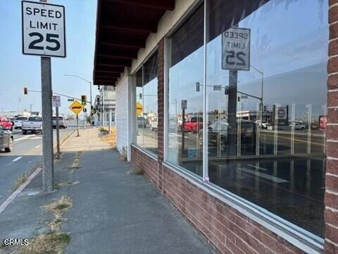 Prime location. Long time liquor store, but now vacant. Some - Beach Commercial for sale in Fort Bragg, California on Beachhouse.com