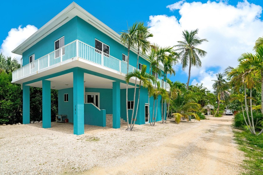 This newly remodeled 3 bedroom, 3 bathroom home is located on - Beach Home for sale in Upper Matecumbe Key, Florida on Beachhouse.com