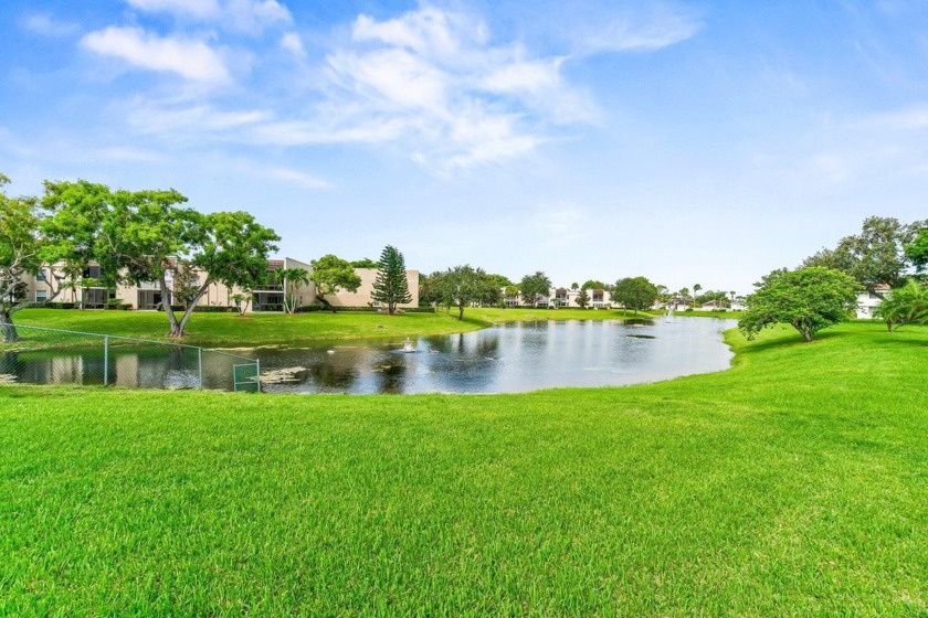 Beautiful 3-Bedroom Townhouse-Style Condo on the Lake - Just - Beach Condo for sale in Delray Beach, Florida on Beachhouse.com