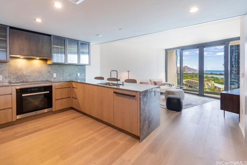 Come home to one of Koula's prime 2-bedroom, 2-bathroom units! - Beach Condo for sale in Honolulu, Hawaii on Beachhouse.com