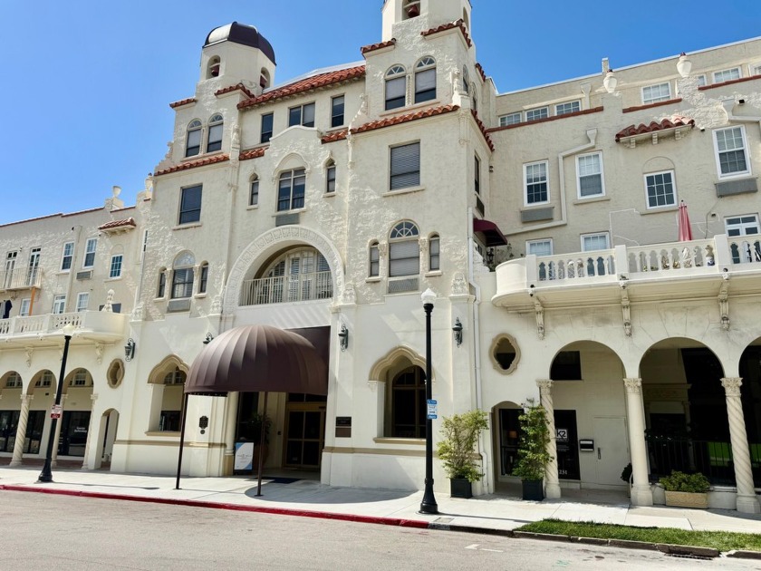 Calling all Investors! Now is your chance to own a condominium - Beach Condo for sale in Palm Beach, Florida on Beachhouse.com