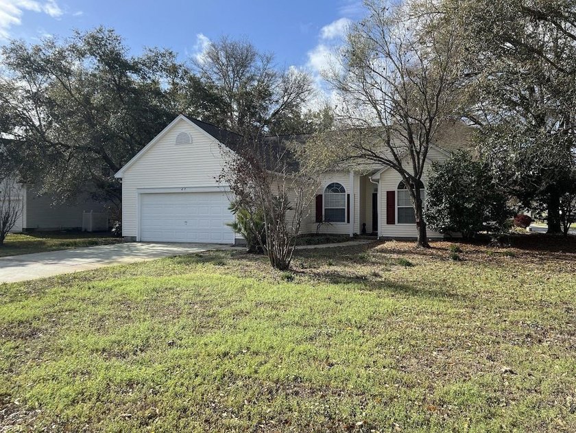 Charming 3 bed/2 bath located on a large corner lot in the - Beach Home for sale in Pawleys Island, South Carolina on Beachhouse.com