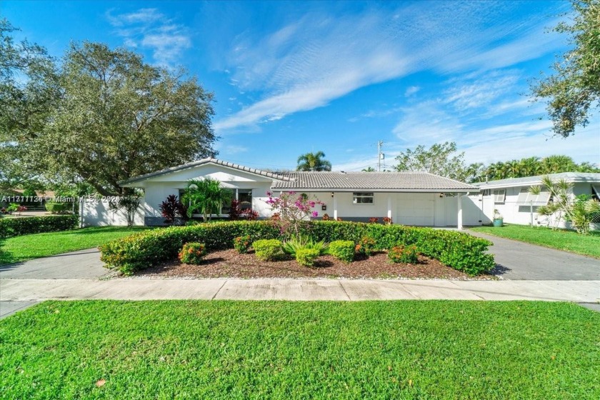 This stunning property effortlessly combines modern elegance - Beach Home for sale in Fort Lauderdale, Florida on Beachhouse.com