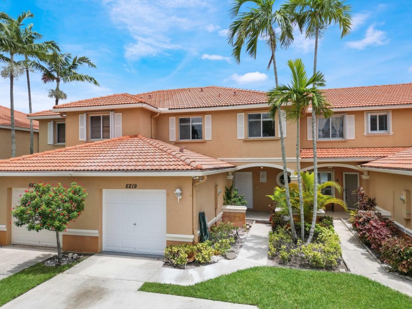 Experience the best of waterfront living in this beautifully - Beach Townhome/Townhouse for sale in West Palm Beach, Florida on Beachhouse.com