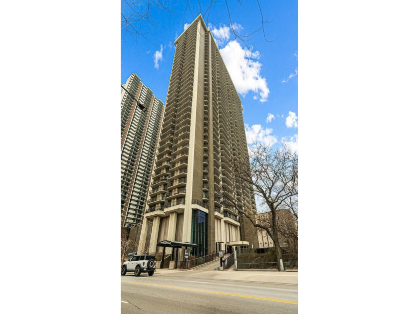 The view from this high-floor 1-bedroom unit at The Malibu takes - Beach Condo for sale in Chicago, Illinois on Beachhouse.com