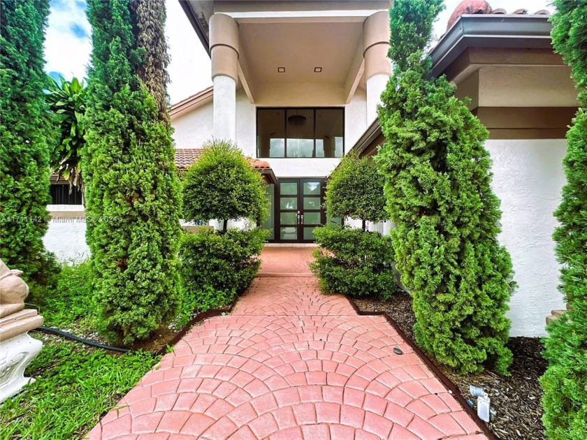 Cathedral Ceiling Single family Home for Sale located in the - Beach Home for sale in Tamarac, Florida on Beachhouse.com