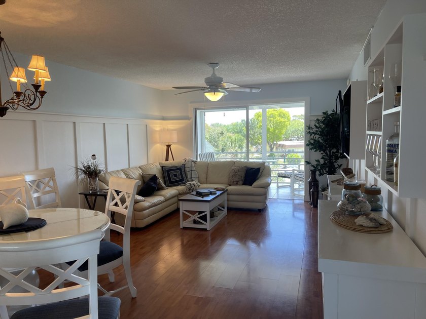 Stunning 2 Bedrm/2 bath updated condo with beautiful views of - Beach Condo for sale in Deerfield Beach, Florida on Beachhouse.com