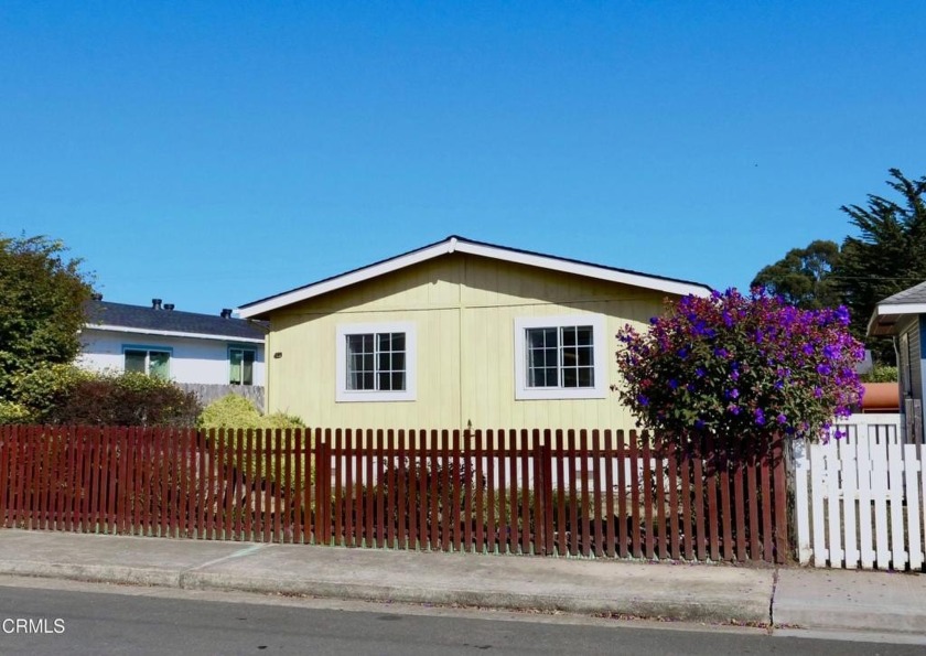 This cheerful manufactured home offers several appealing - Beach Home for sale in Fort Bragg, California on Beachhouse.com