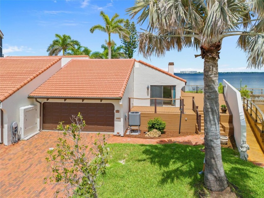 COMPLETELY RENOVATED AND TURNKEY! ASSIGNED DOCK AND BOAT SLIP - Beach Home for sale in Punta Gorda, Florida on Beachhouse.com