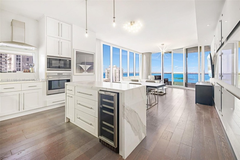 HGTV-featured designer residence at Paramount Bay. This - Beach Condo for sale in Miami, Florida on Beachhouse.com