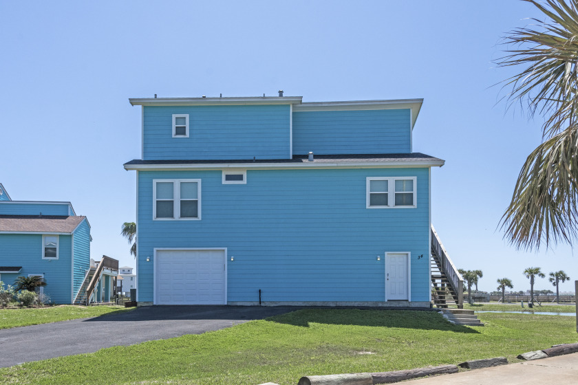 Spacious beach house, sleeps 14, community - Beach Vacation Rentals in Port Aransas, Texas on Beachhouse.com