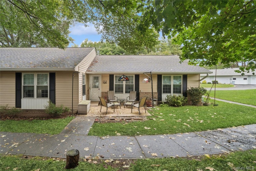 Custom Carlton Unit - Updated! Best location in the Village - Beach Condo for sale in Ridge, New York on Beachhouse.com