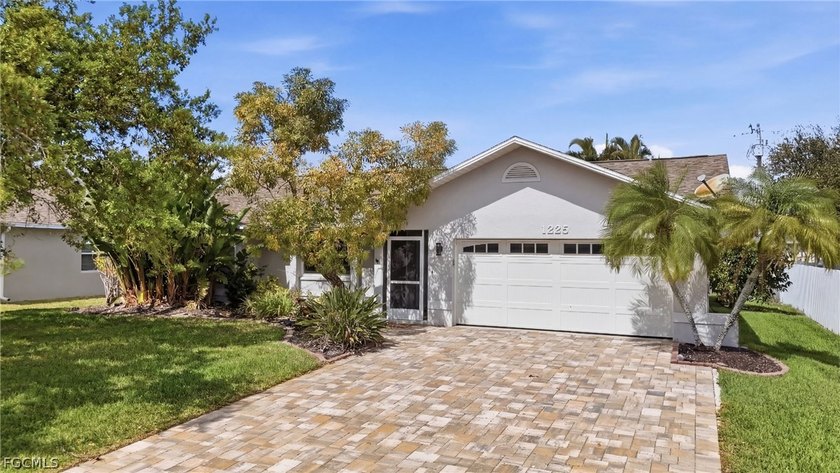 No Flood Insurance Zone! This 3 bedroom pool home is located in - Beach Home for sale in Cape Coral, Florida on Beachhouse.com