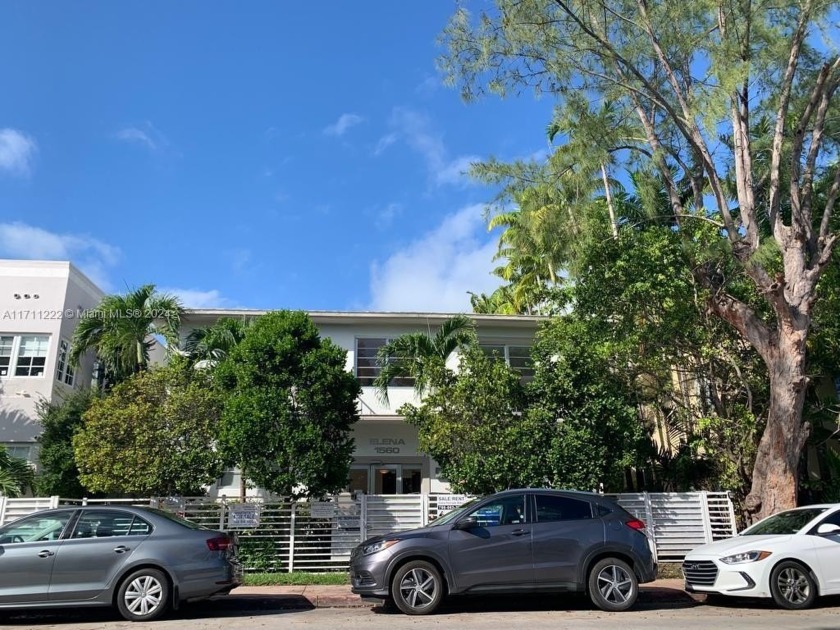 Charming 2-Bedroom, 2-Bath Garden Corner Unit
Bright and airy - Beach Condo for sale in Miami Beach, Florida on Beachhouse.com