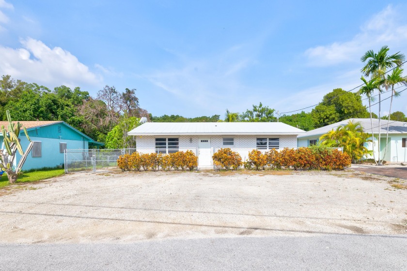 This is it! Don't miss your opportunity to live in the - Beach Home for sale in Key Largo, Florida on Beachhouse.com