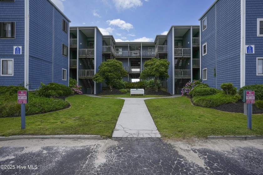 Find your beach getaway just steps from the water with a - Beach Condo for sale in North Topsail Beach, North Carolina on Beachhouse.com