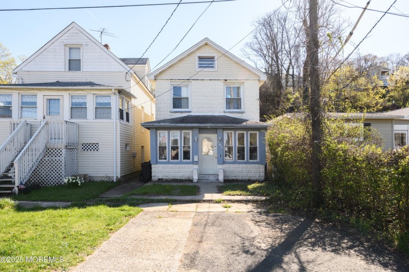 Welcome to 203 Shore Dr, a charming 3bed, 2bath home offering 1 - Beach Home for sale in Highlands, New Jersey on Beachhouse.com