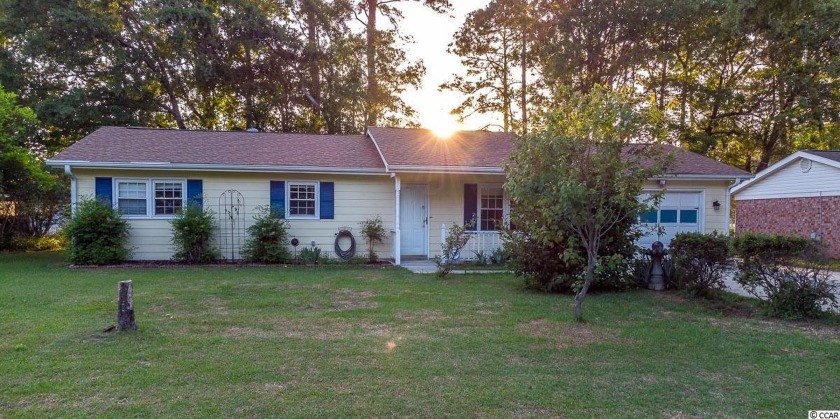 This amazing 3 bed  2 bath home is perfectly placed to keep you - Beach Home for sale in Myrtle Beach, South Carolina on Beachhouse.com