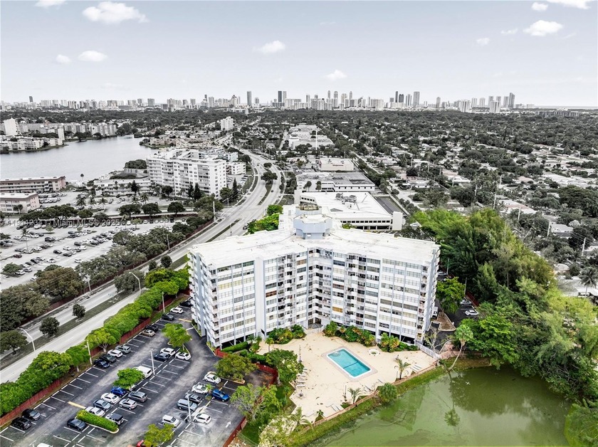 FOR SALE spacious 1/1 condo in Miami Gardens. Convenient - Beach Condo for sale in Miami, Florida on Beachhouse.com