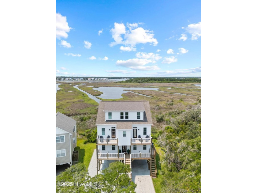 Fully furnished with a breathtaking view of the ICW! 

This 7 - Beach Home for sale in North Topsail Beach, North Carolina on Beachhouse.com