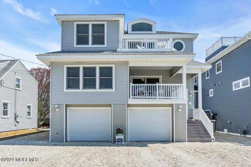 This 4 bedroom, 2 bath home offers breathtaking bayside views - Beach Home for sale in Long Beach Island, New Jersey on Beachhouse.com