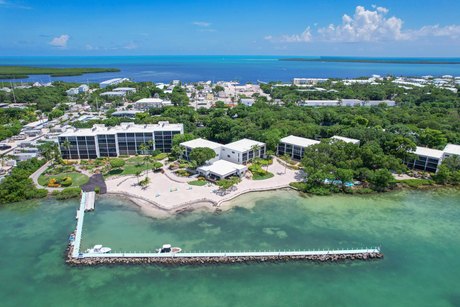 This stunningly beautiful and meticulously updated condo is - Beach Condo for sale in Key Largo, Florida on Beachhouse.com