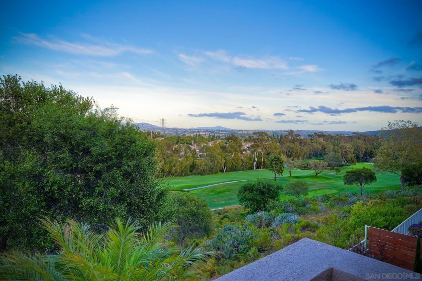 This exquisite end unit townhome situated on the 16th Tee of the - Beach Townhome/Townhouse for sale in Carlsbad, California on Beachhouse.com