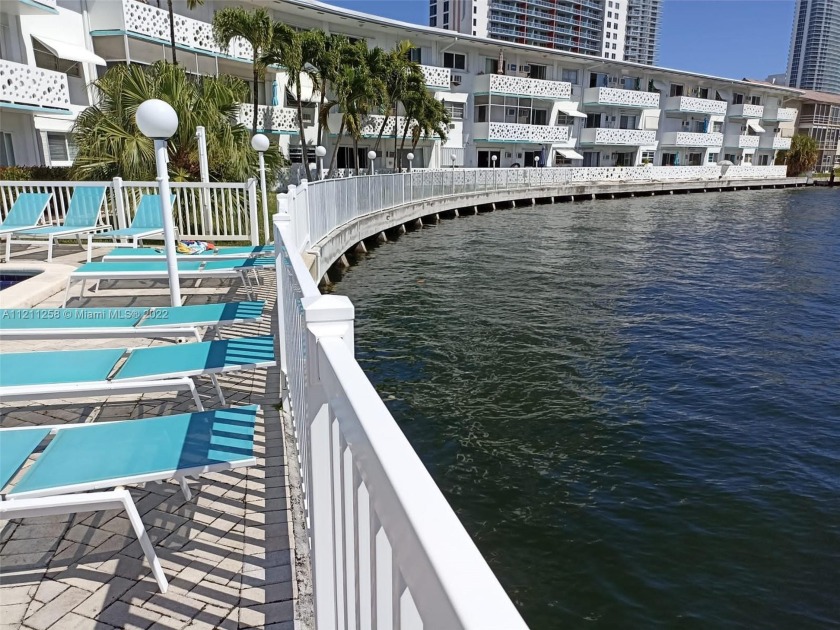 Boat lovers, very charming appartement, all remodeled, 3rd floor - Beach Apartment for sale in Hallandale  Beach, Florida on Beachhouse.com