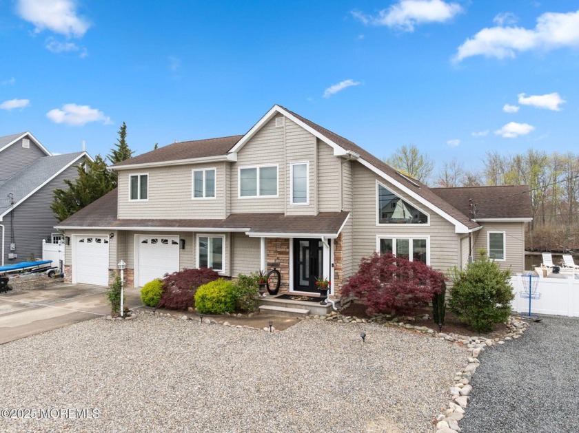 **WATERFRONT**PRIVACY 100 X 100 LOT.  No homes behind you only - Beach Home for sale in Lanoka Harbor, New Jersey on Beachhouse.com
