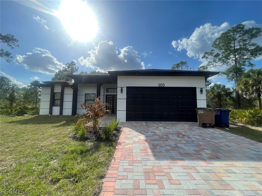 Brand new construction offering extra fixtures that you won't - Beach Home for sale in Lehigh Acres, Florida on Beachhouse.com