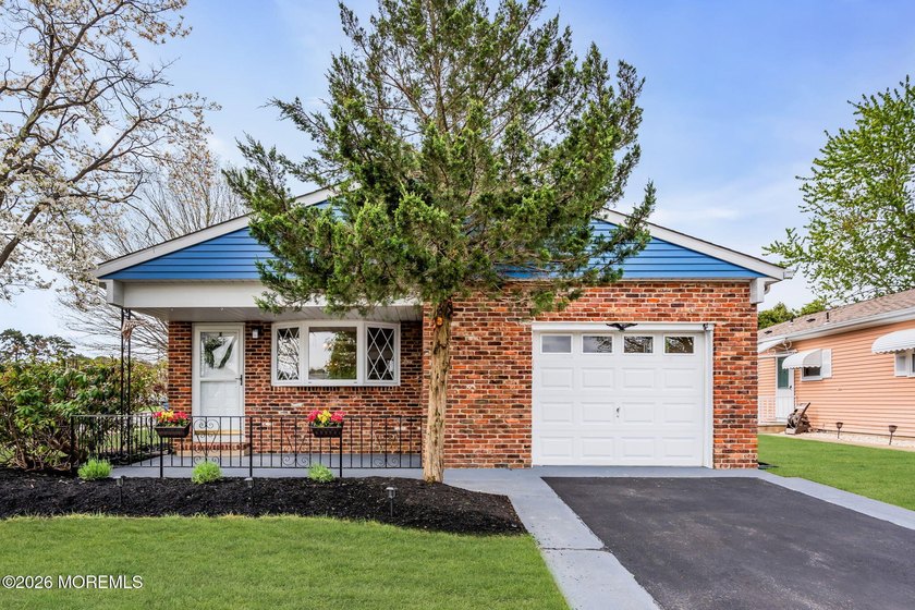 Welcome to 31 Vail Street in the desirable Holiday City West 55+ - Beach Home for sale in Toms River, New Jersey on Beachhouse.com
