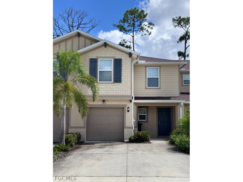 Beautiful 3-bedroom, 2.5-bath townhome located in the gated - Beach Townhome/Townhouse for sale in North Fort Myers, Florida on Beachhouse.com