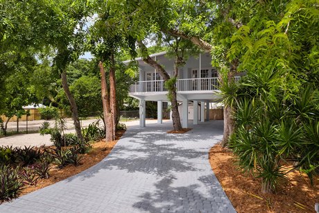 Welcome home to this light and bright, newly renovated Indian - Beach Home for sale in Plantation Key, Florida on Beachhouse.com