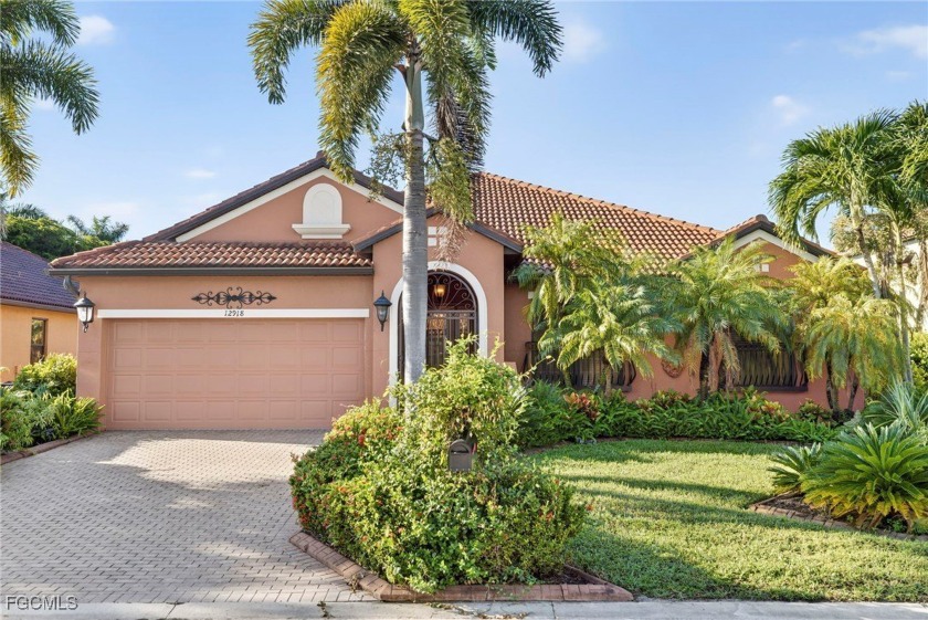 PRICE REFRESH & MOTIVATED SELLERS! Welcome to this beautiful - Beach Home for sale in Fort Myers, Florida on Beachhouse.com