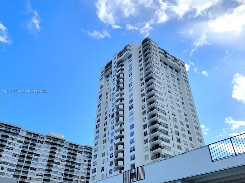 Welcome to your next condo in Aventuramodore Plaza is an amazing - Beach Condo for sale in Aventura, Florida on Beachhouse.com