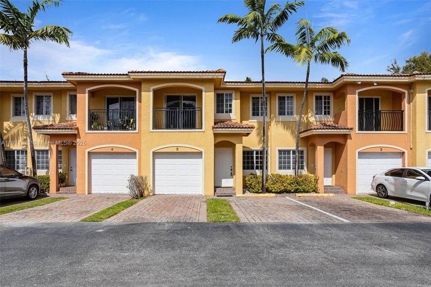 Bright and spacious 3/2.5 townhouse in gated Curci Village - Beach Townhome/Townhouse for sale in Hallandale Beach, Florida on Beachhouse.com