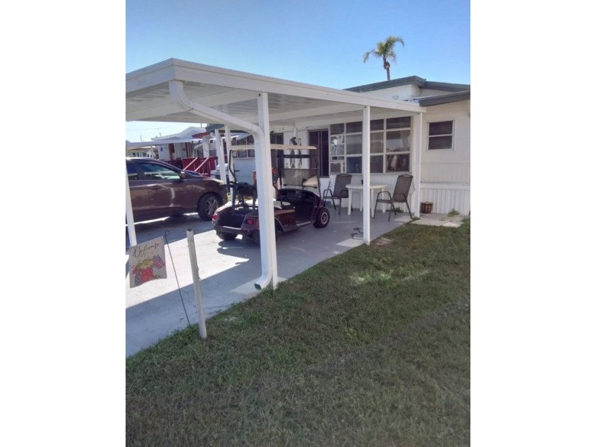 Fully Furnished 1-Bed/1-Bath Home - Across from Community Pool & - Beach Home for sale in Holiday, Florida on Beachhouse.com