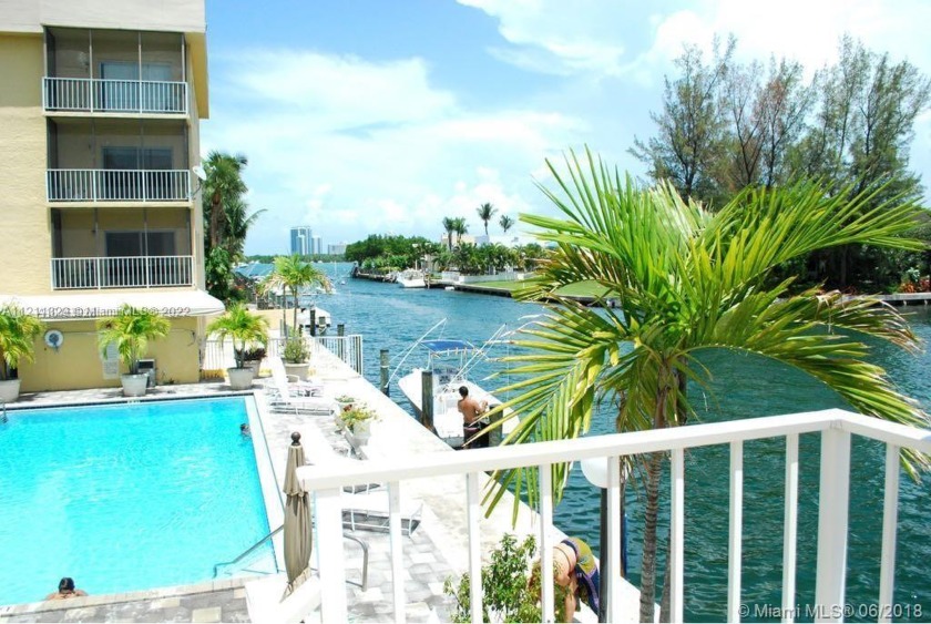 BEAUTIFUL UNIT, GREAT LOCATION CLOSE TO SHOPPING, DINNING AND - Beach Condo for sale in North  Miami, Florida on Beachhouse.com