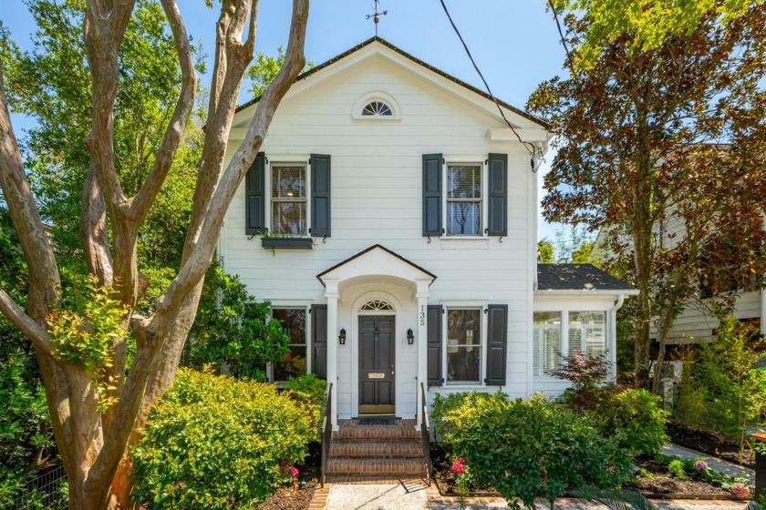 Welcome to 135 Beaufain Street, a charming two-story home in - Beach Home for sale in Charleston, South Carolina on Beachhouse.com