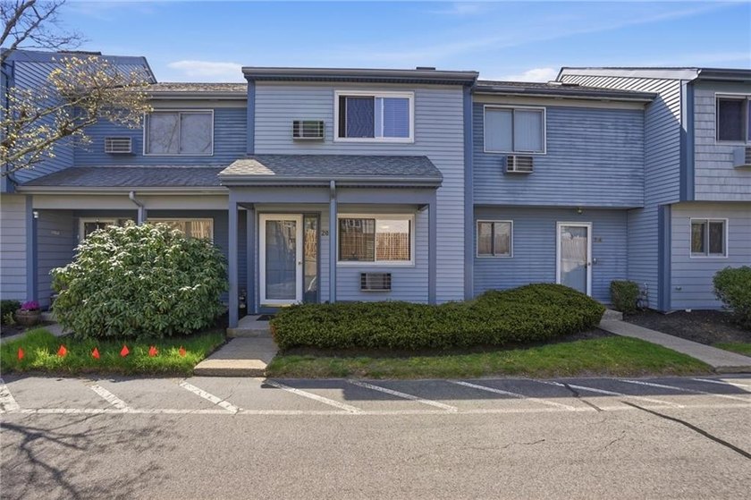 Welcome to Warren, Rhode Island! This beautifully renovated - Beach Condo for sale in Warren, Rhode Island on Beachhouse.com