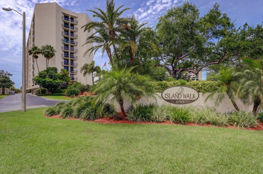 This charming 2-bedroom, 2-bathroom condo in Island Walk - Beach Condo for sale in Clearwater Beach, Florida on Beachhouse.com