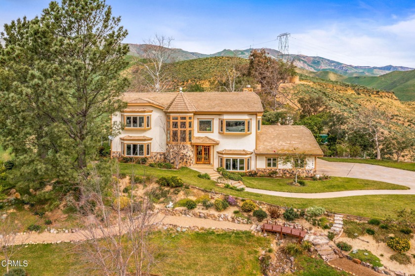 This custom home sits on over 42 acres of land with 5 acres of - Beach Home for sale in Somis, California on Beachhouse.com