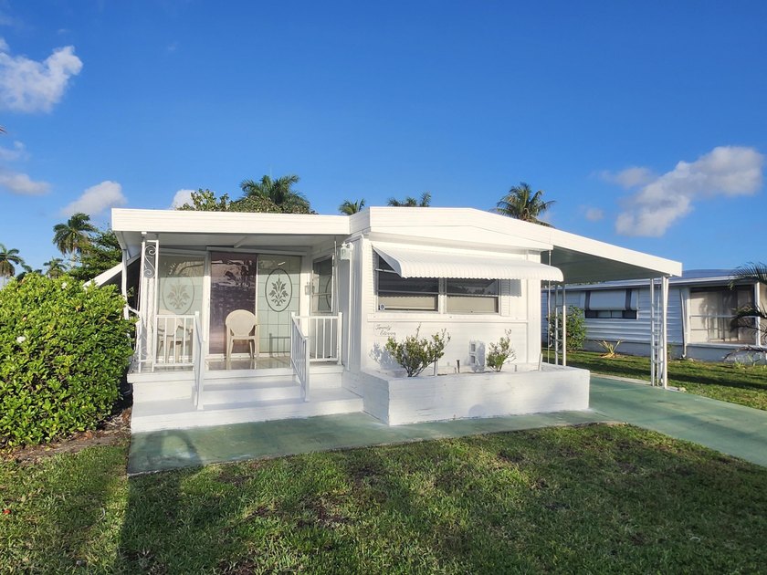 DAVIE---PARK CITY--------YOU OWN THE LAND!!-------HOPA 55 AND - Beach Home for sale in Davie, Florida on Beachhouse.com