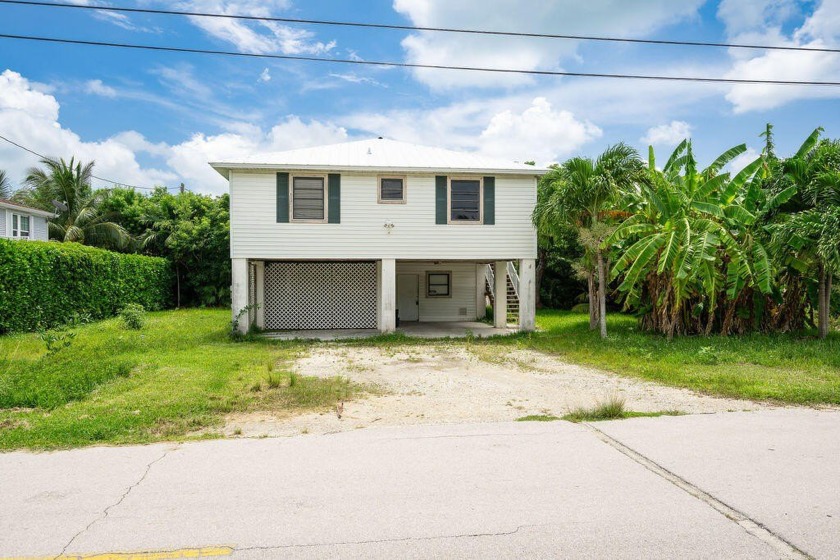 Elevated, 3BD/2BA, nestled in the highly desirable Indian Mound - Beach Home for sale in Sugarloaf Key, Florida on Beachhouse.com